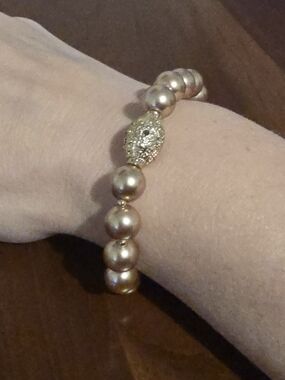 Gold Pearl Bead Stretch Bracelet with Sparkle Accent, Never Worn